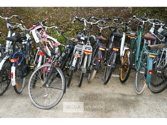 Partij diverse fietsen - afbeelding 1 van  5