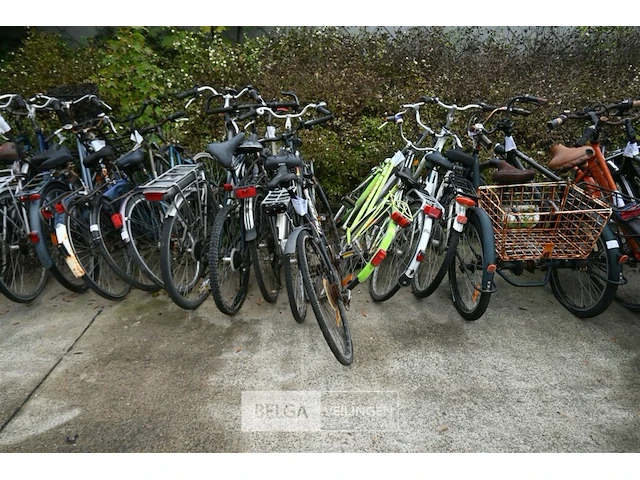 Partij diverse fietsen - afbeelding 1 van  6
