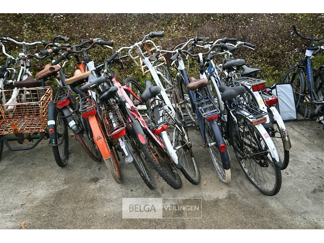 Partij diverse fietsen - afbeelding 1 van  4