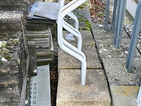 Partij diverse fietsrekken met betonblok - afbeelding 3 van  8