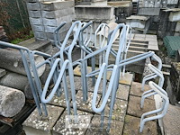 Partij diverse fietsrekken met betonblok - afbeelding 6 van  8