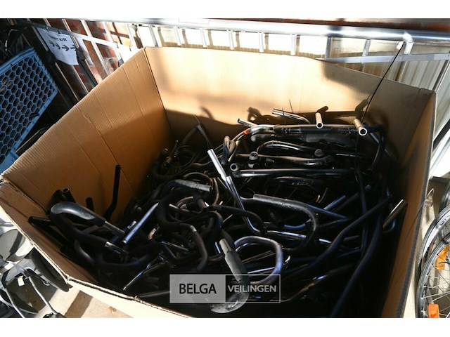 Partij diverse fietssturen - afbeelding 1 van  5