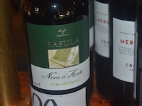 Partij diverse flessen rode wijn, waaronder 9x croix des vents merlot 2023 en 2x macciocchi rasula nero d'avola - afbeelding 3 van  3