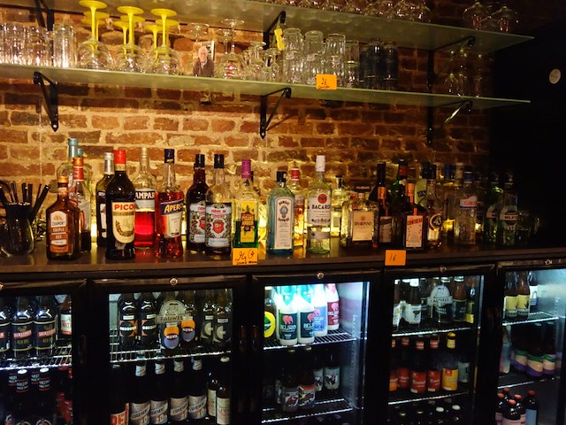 Partij diverse flessen sterke drank - afbeelding 1 van  10