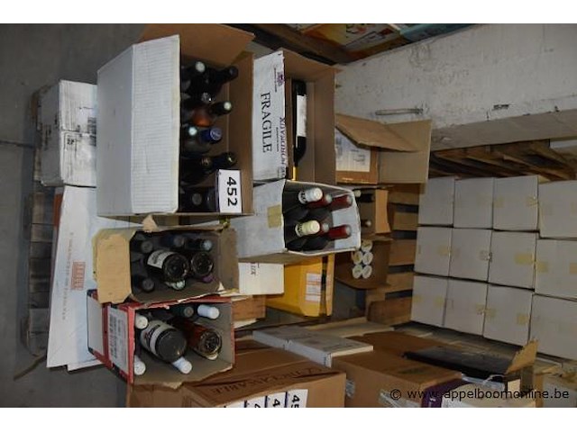 Partij diverse flessen wijn en sterke drank, o.a. château margaux, parliament - afbeelding 1 van  4