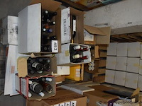 Partij diverse flessen wijn en sterke drank, o.a. château margaux, parliament - afbeelding 1 van  4