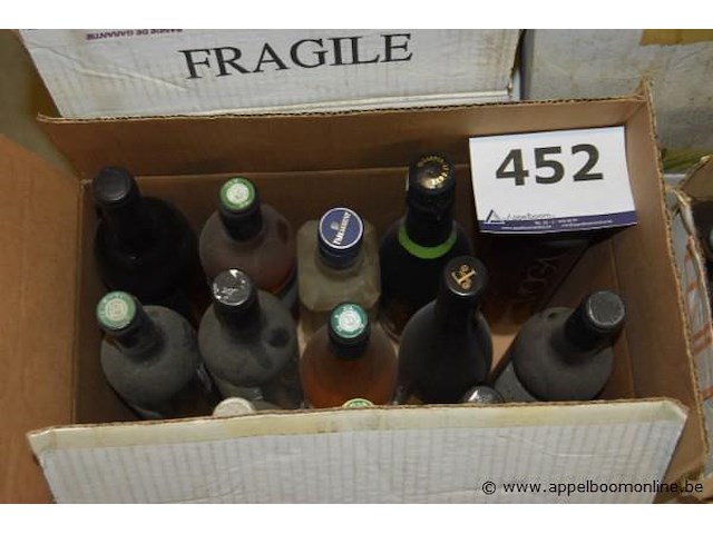 Partij diverse flessen wijn en sterke drank, o.a. château margaux, parliament - afbeelding 2 van  4