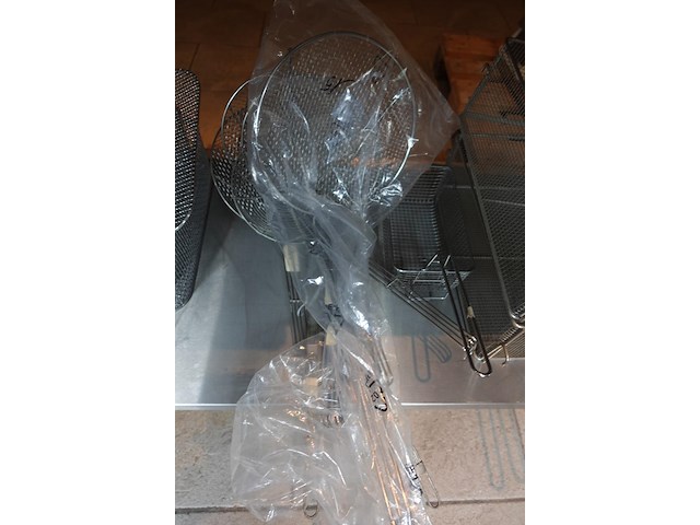 Partij diverse frietmanden - afbeelding 2 van  15