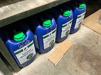 Partij diverse gazon behandeling produkten - afbeelding 2 van  8