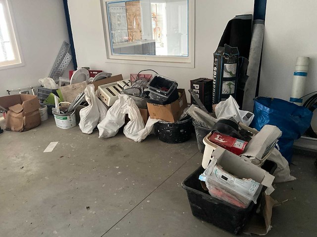 Partij diverse gereedschappen en bouwmaterialen - afbeelding 1 van  27