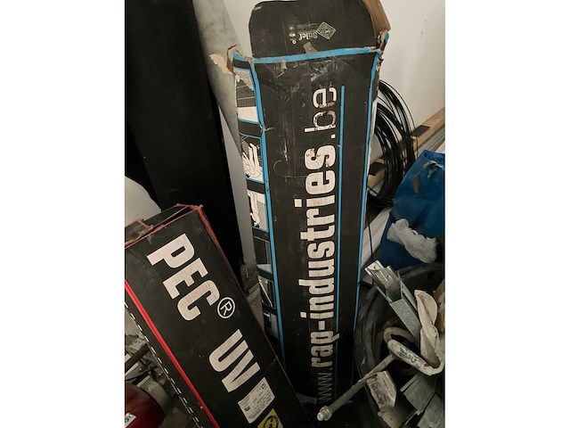 Partij diverse gereedschappen en bouwmaterialen - afbeelding 13 van  27