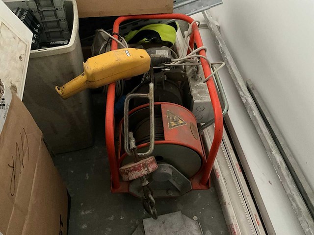 Partij diverse gereedschappen en bouwmaterialen - afbeelding 14 van  27