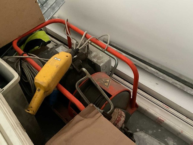 Partij diverse gereedschappen en bouwmaterialen - afbeelding 6 van  27