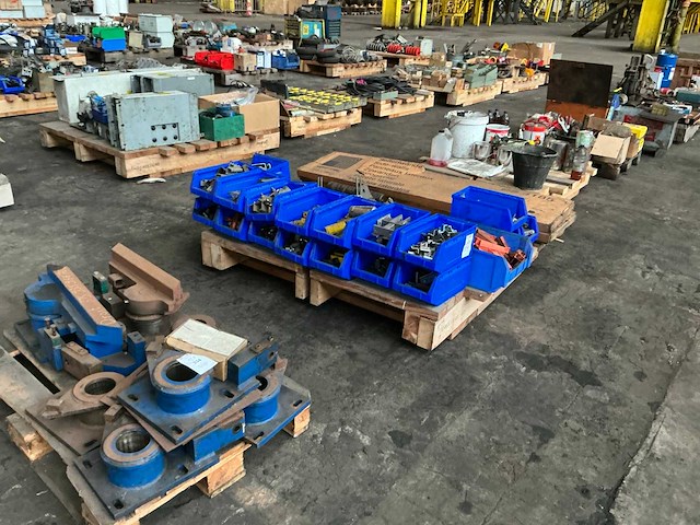 Partij diverse gereedschappen en onderdelen - afbeelding 1 van  16