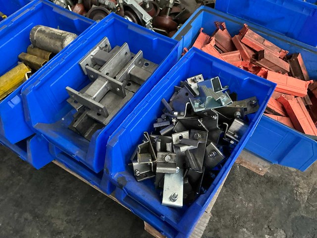 Partij diverse gereedschappen en onderdelen - afbeelding 12 van  16