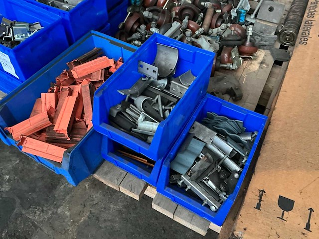 Partij diverse gereedschappen en onderdelen - afbeelding 14 van  16