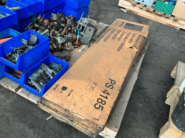 Partij diverse gereedschappen en onderdelen - afbeelding 15 van  16