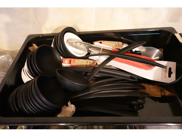 Partij diverse gn bakken met inhoud - afbeelding 2 van  18