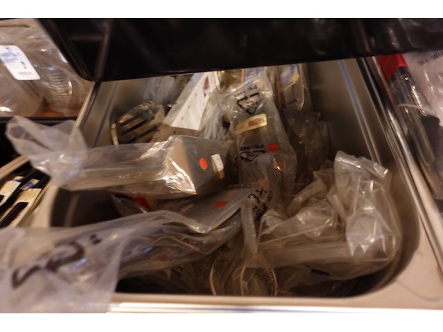 Partij diverse gn bakken met inhoud - afbeelding 3 van  18