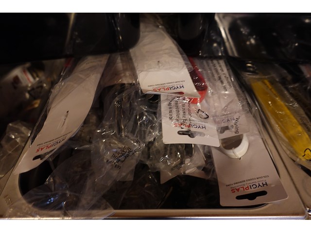 Partij diverse gn bakken met inhoud - afbeelding 4 van  18