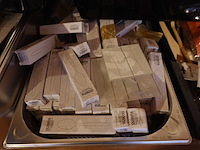 Partij diverse gn bakken met inhoud - afbeelding 7 van  18