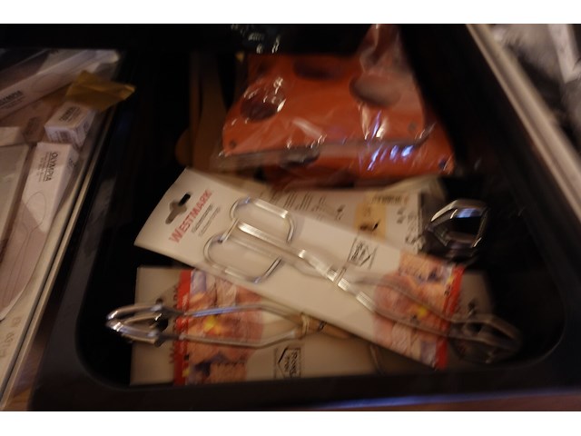 Partij diverse gn bakken met inhoud - afbeelding 9 van  18