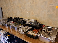 Partij diverse gn bakken met inhoud - afbeelding 1 van  18