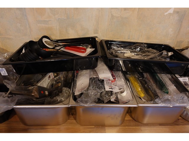 Partij diverse gn bakken met inhoud - afbeelding 13 van  18