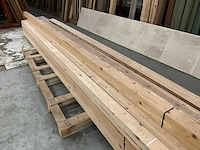 Partij diverse grenen kepers en plafondlatten - afbeelding 8 van  15