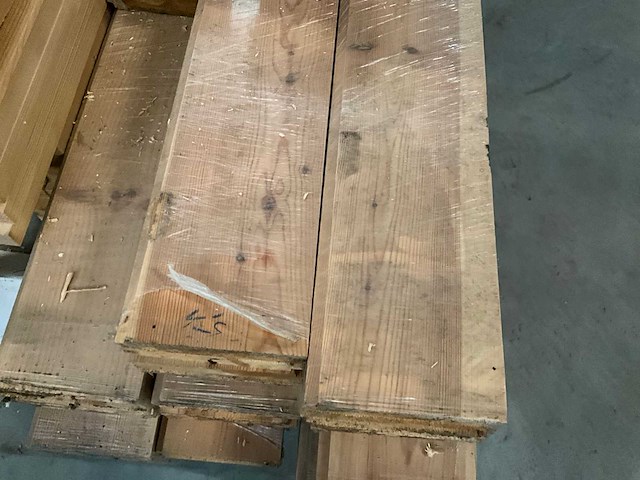 Partij diverse grenen kepers en plafondlatten - afbeelding 11 van  15