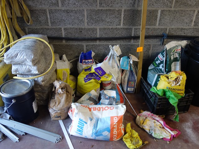 Partij diverse grondstoffen - afbeelding 1 van  6