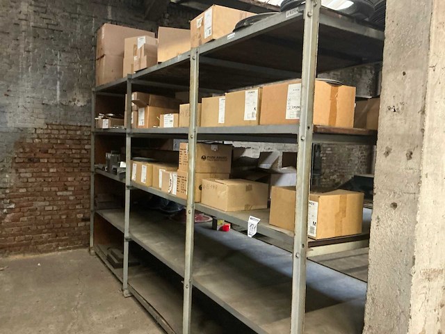 Partij diverse halffabricaten en accessoires - afbeelding 1 van  5