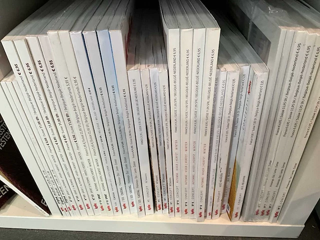 Partij diverse hand- en patronenboeken - afbeelding 1 van  11