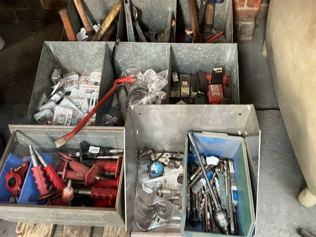 Partij diverse handgereedschappen en aannemersmaterialen - afbeelding 3 van  4