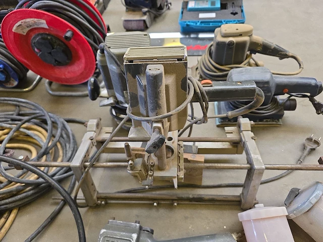 Partij diverse handgereedschappen en elektrische gereedschappen - afbeelding 3 van  17