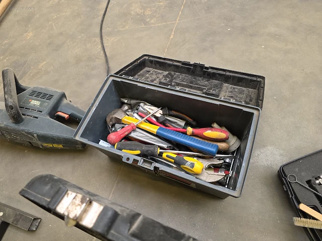 Partij diverse handgereedschappen en elektrische gereedschappen - afbeelding 6 van  17