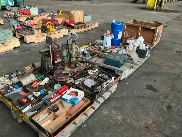 Partij diverse handgereedschappen - afbeelding 1 van  4