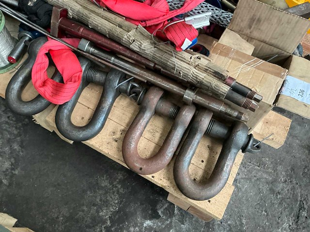 Partij diverse hijsmaterialen, gereedschappen en onderdelen - afbeelding 8 van  14
