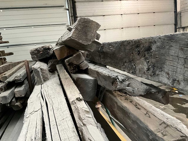 Partij diverse historische eiken balken - afbeelding 3 van  8