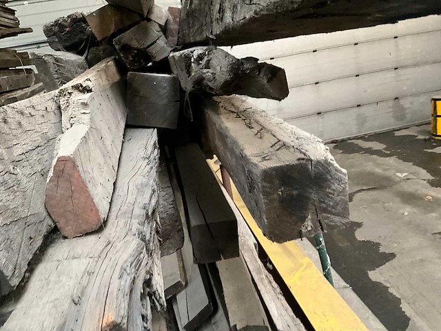 Partij diverse historische eiken balken - afbeelding 4 van  8