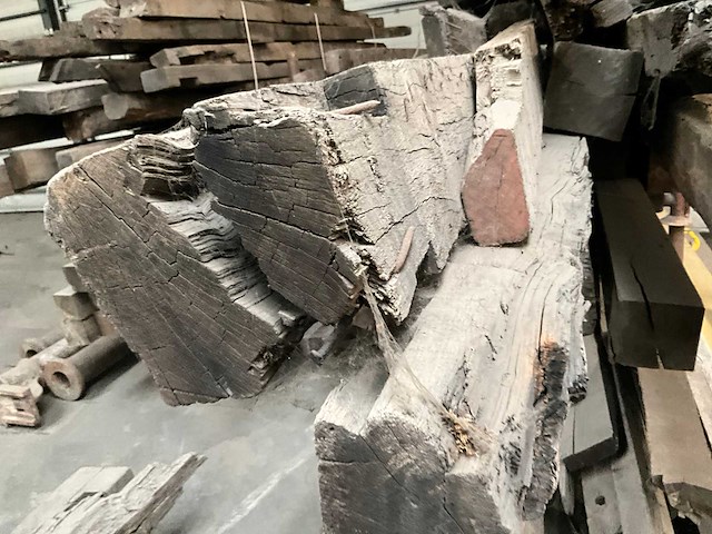 Partij diverse historische eiken balken - afbeelding 8 van  8