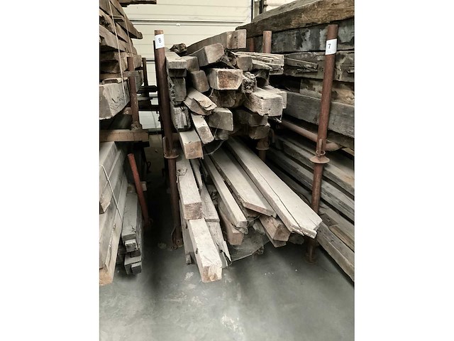 Partij diverse historische eiken balken - afbeelding 2 van  7