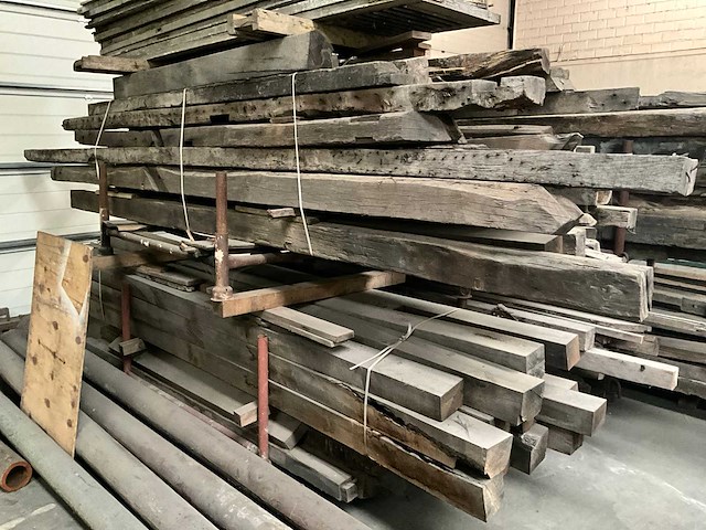 Partij diverse historische eiken balken - afbeelding 1 van  5