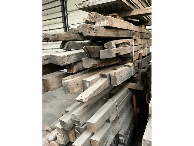 Partij diverse historische eiken balken - afbeelding 2 van  5