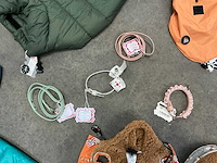 Partij diverse hondenjassen, hals- en leibanden - afbeelding 6 van  8