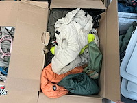 Partij diverse hondenjassen, hals- en leibanden - afbeelding 8 van  8