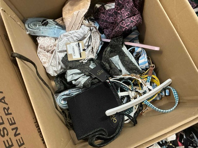 Partij diverse hondenleibanden -en harnassen - afbeelding 5 van  14