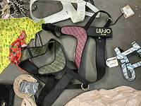 Partij diverse hondenleibanden -en harnassen - afbeelding 13 van  14