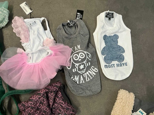 Partij diverse hondenleibanden -en harnassen - afbeelding 7 van  13