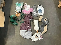 Partij diverse hondenleibanden -en harnassen - afbeelding 1 van  13